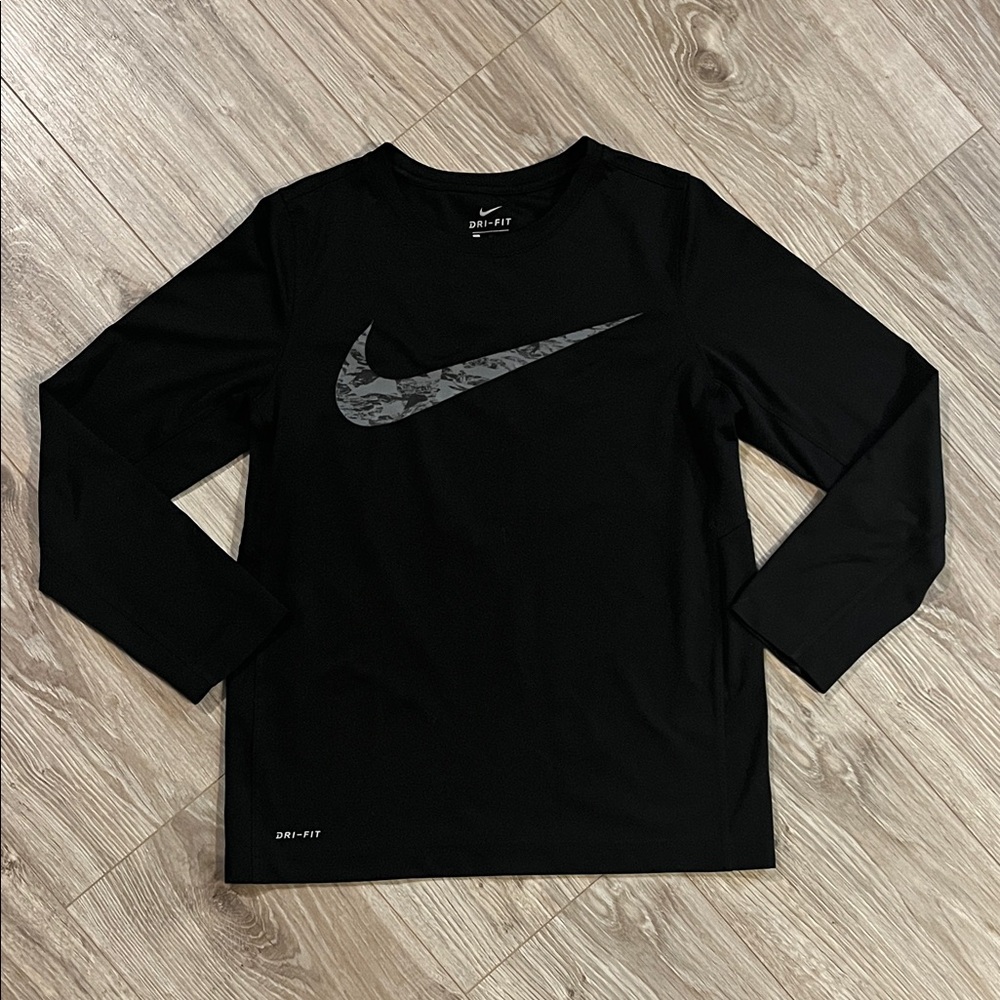 Nike dry fit Black Tee with Gray Swoosh boys medium